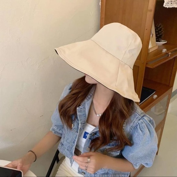 On My Rack Accessories - Wide Rim Bucket Hat Beige Tan